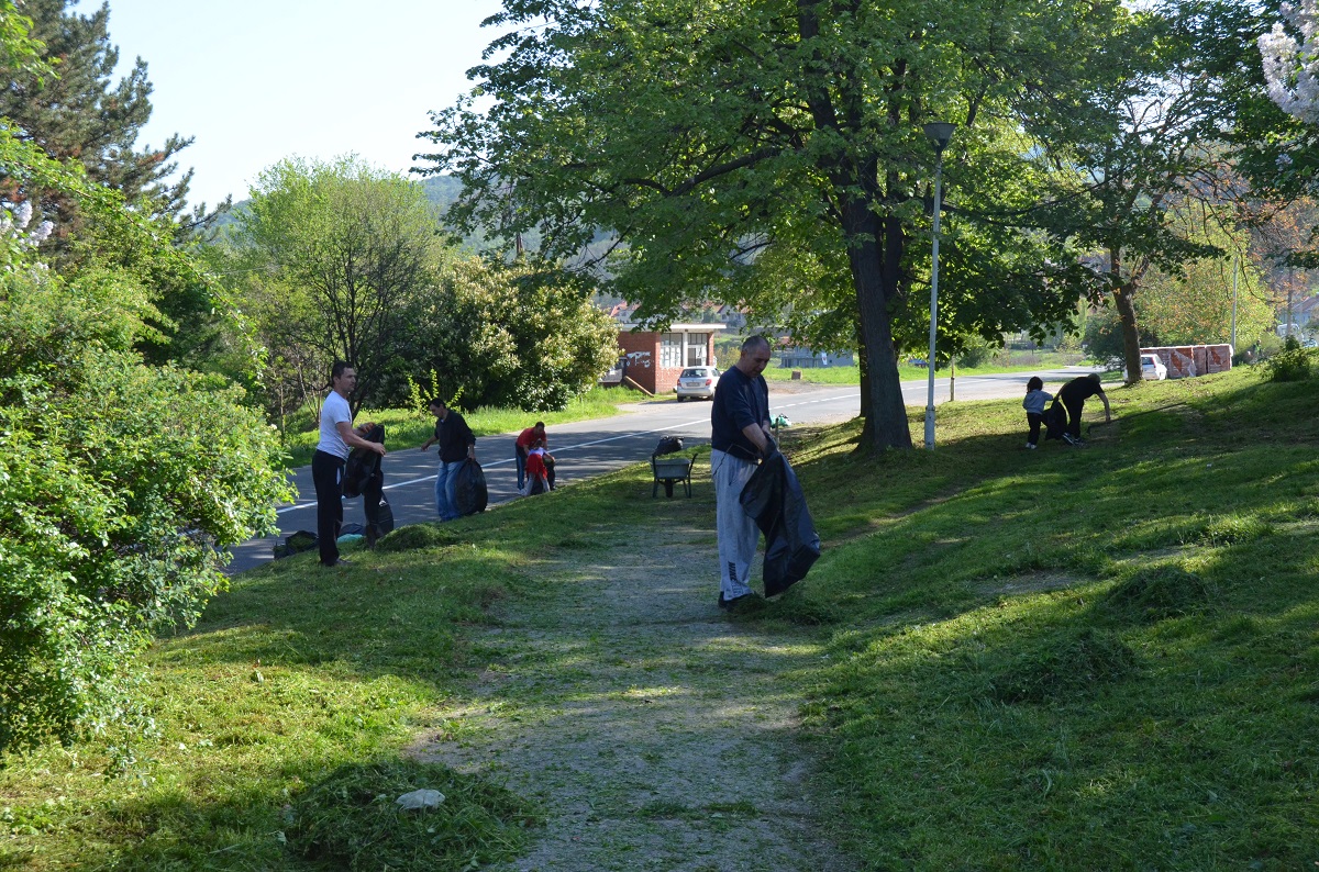 Održana akcija čišćenja smeća u Donjem Milanovcu i Tekiji na inicijativu JP „Nacionalni park Đerdap“